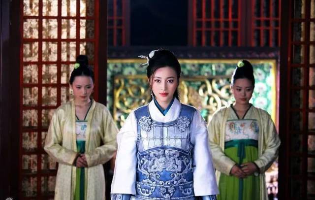 古装剧女将军_女明星穿盔甲_女明星穿铠甲