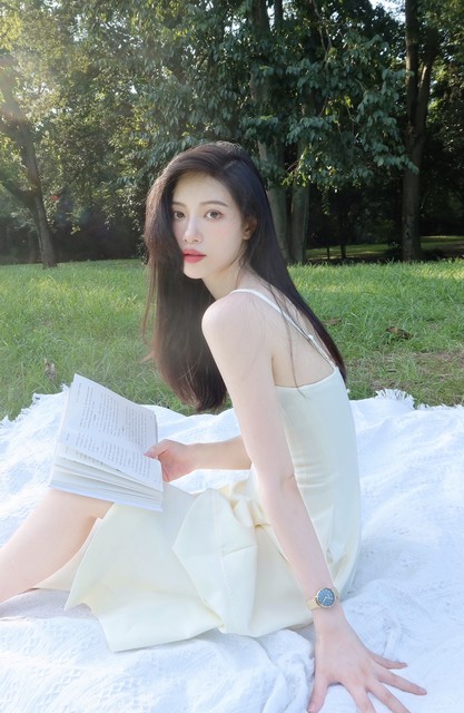女明星热吻_钟楚曦陈伟霆湿身吻戏讨论_专业演员艺术献身争议