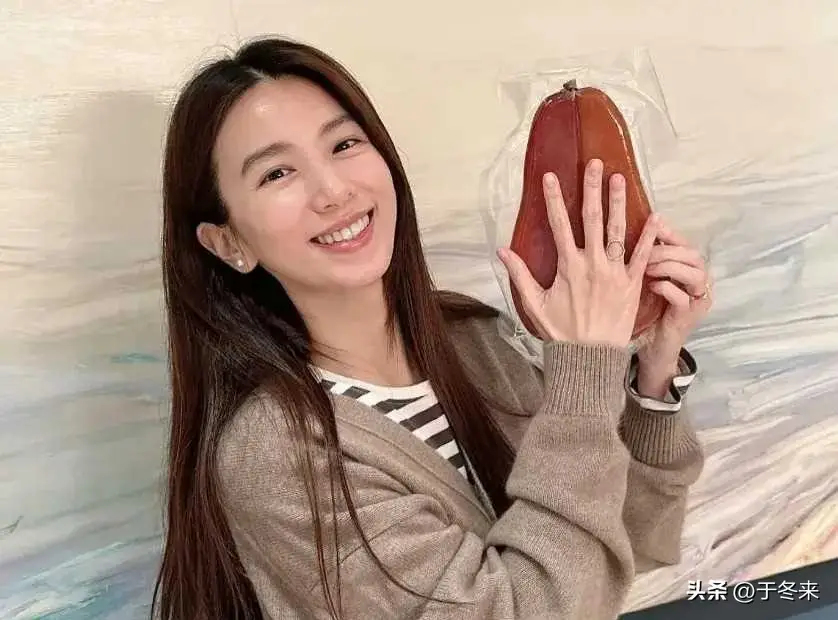 形象重塑与公众信任_年底黑料明星扎堆复出,_明星复出之路