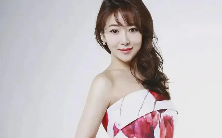 浪姐工作人员曝！十个明星九个口臭，一张嘴满屋下水道味