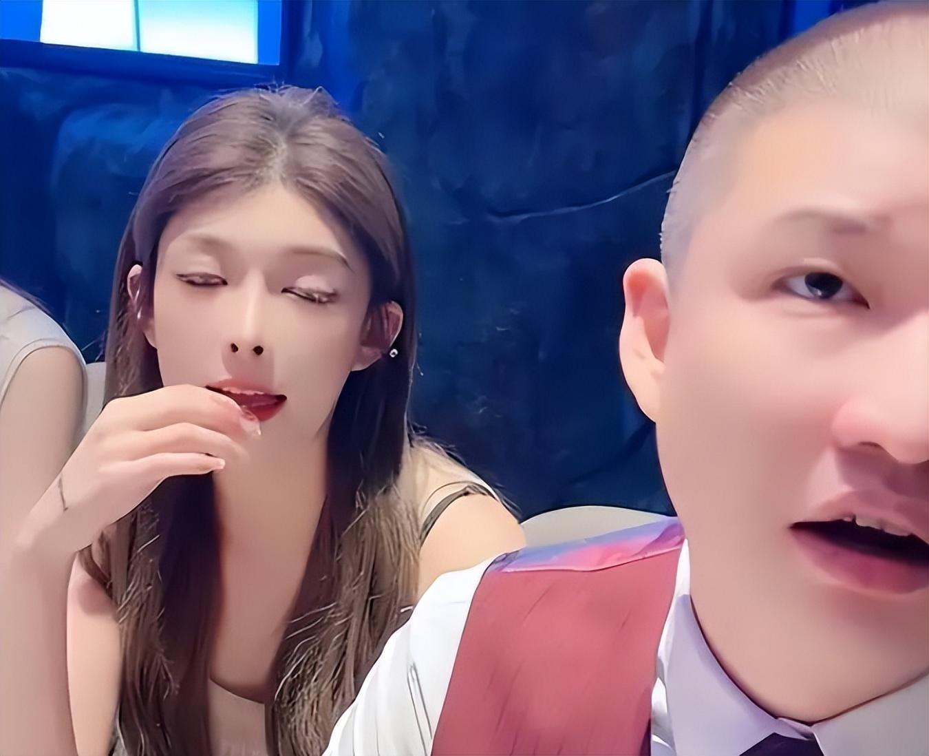 二驴小老虎录音门_二驴与女徒弟不正当关系曝光_八卦爆料网红二驴是谁呀视频大全集-