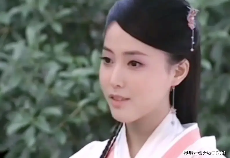 脸部比例异于常人的女明星_长脸女明星_长方形脸女明星